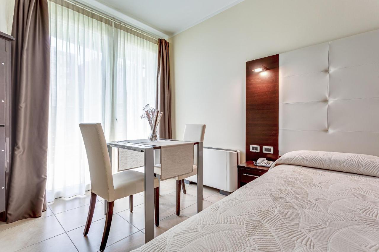 Hotel-Residence-B&B Le Dune Beach Service Included リド・アドリアーノ エクステリア 写真