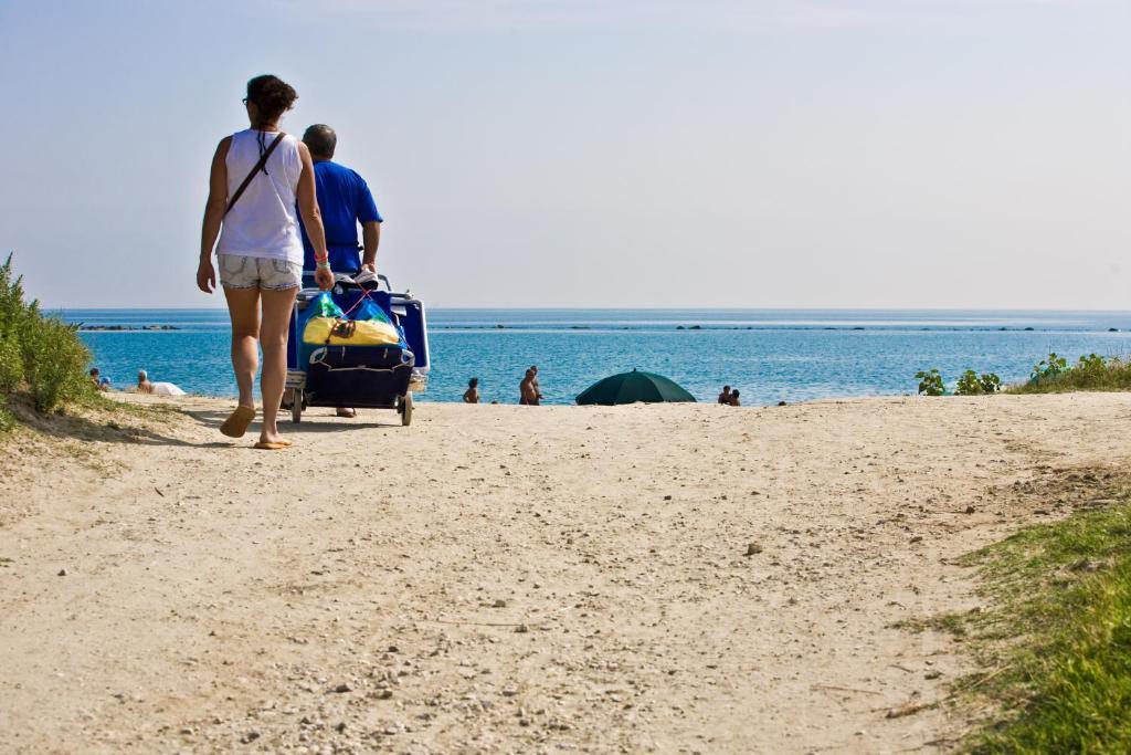 Hotel-Residence-B&B Le Dune Beach Service Included リド・アドリアーノ エクステリア 写真