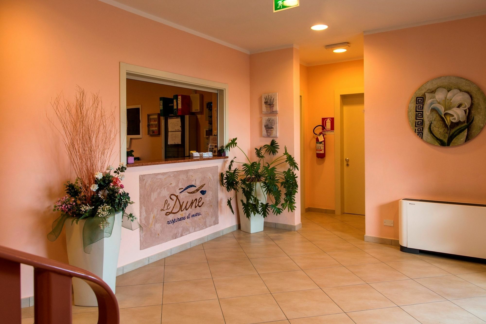 Hotel-Residence-B&B Le Dune Beach Service Included リド・アドリアーノ エクステリア 写真