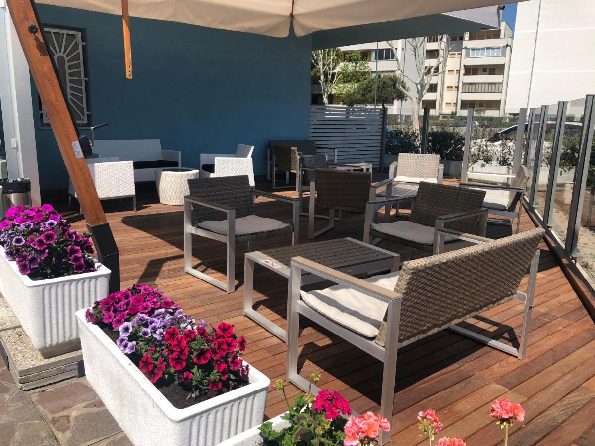 Hotel-Residence-B&B Le Dune Beach Service Included リド・アドリアーノ エクステリア 写真